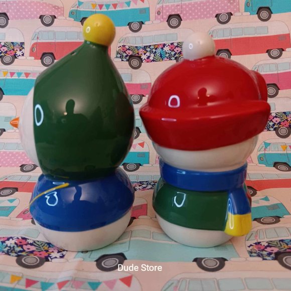 SNOWMEN 4-inch Christmas Salt & Pepper Shakers - 2 & 3 Holes - Ceramic - Picture 4 of 6